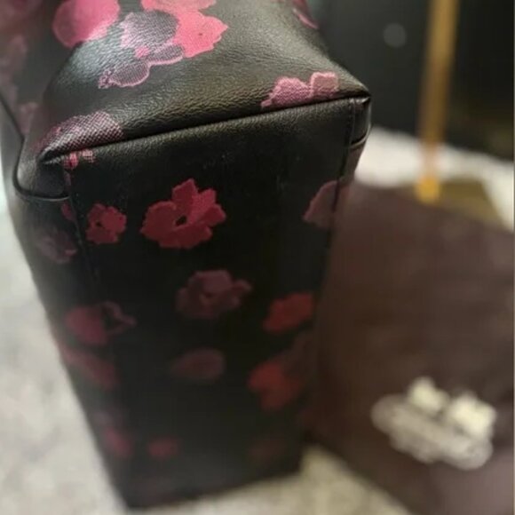 COACH Ava Chain Tote With Halftone Floral Print Gold Hardware - Picture 12 of 12